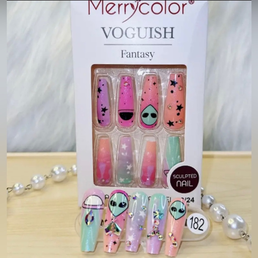 Press on fake nails